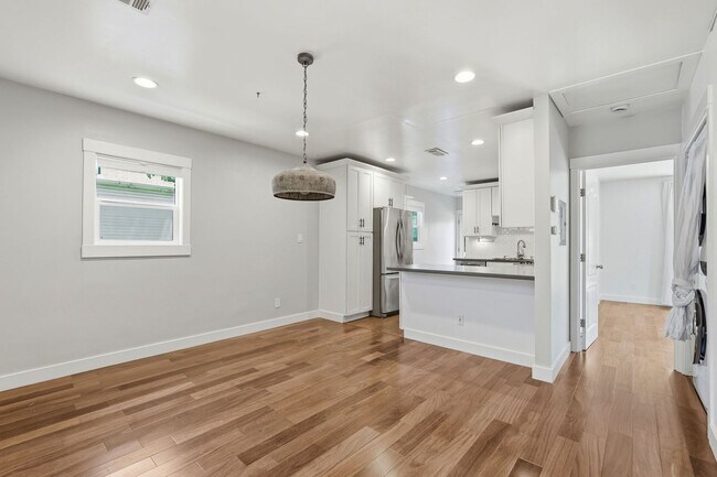 Building Photo - Beautiful Spacious 3-bedroom 2-Bath Home in Berkeley!