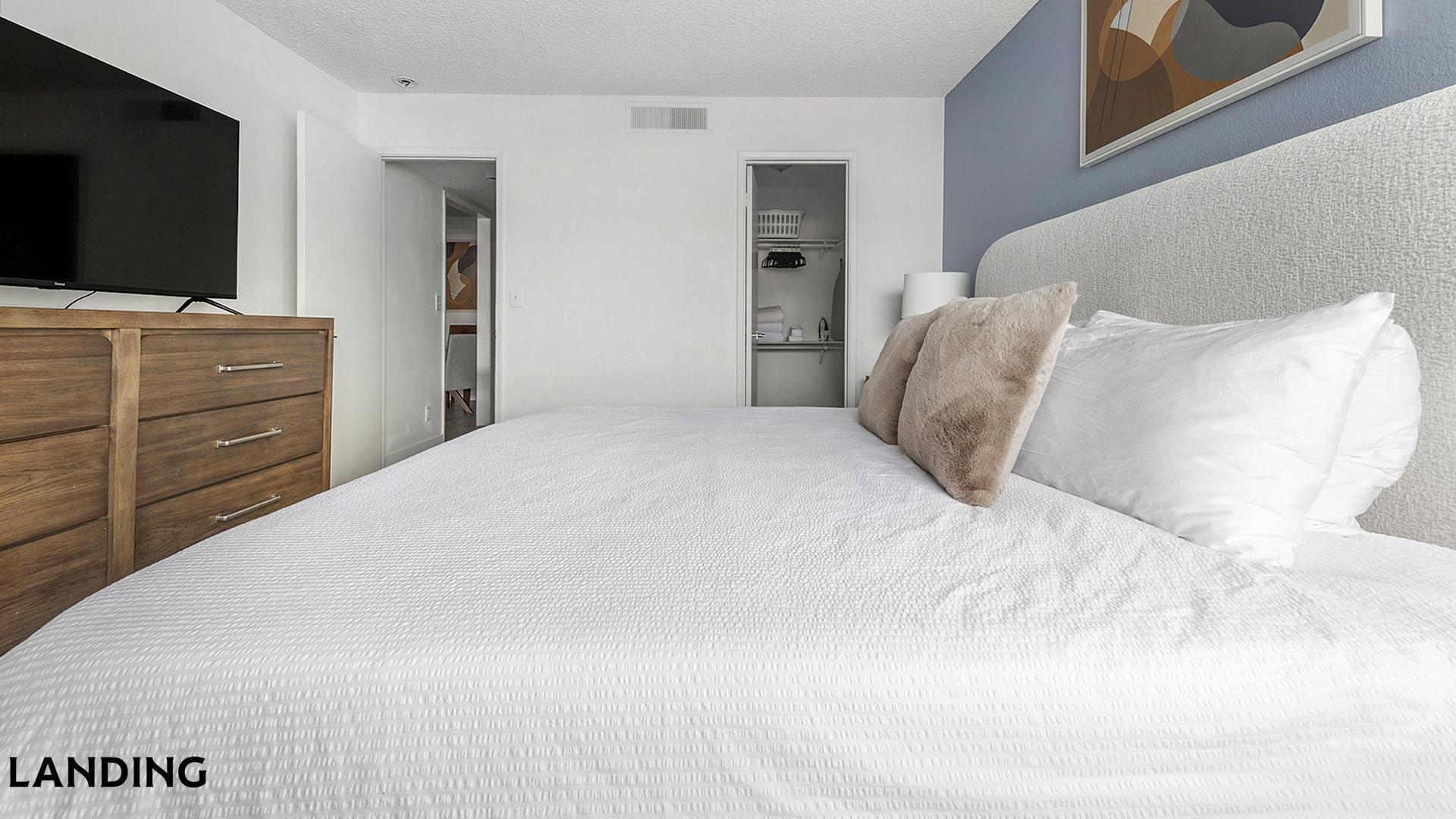 Building Photo - 1455 E Katie Ave