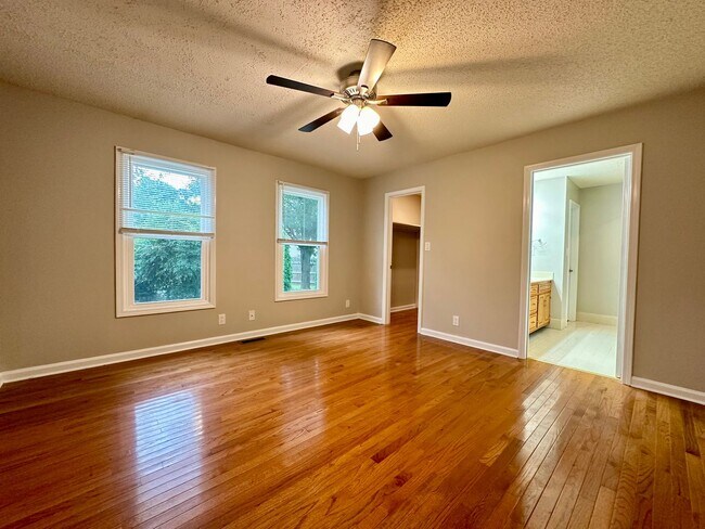Building Photo - Stunning Single-Family Home with Plenty of...
