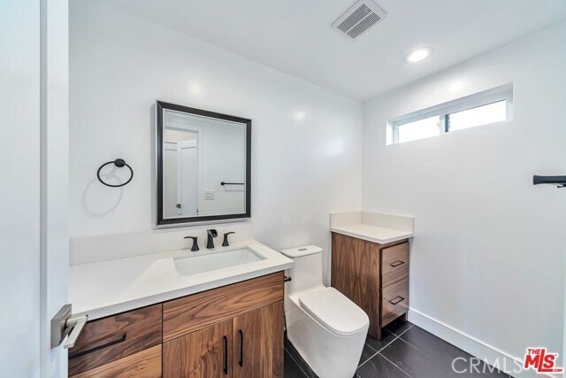 Building Photo - 3141 S Halm Ave