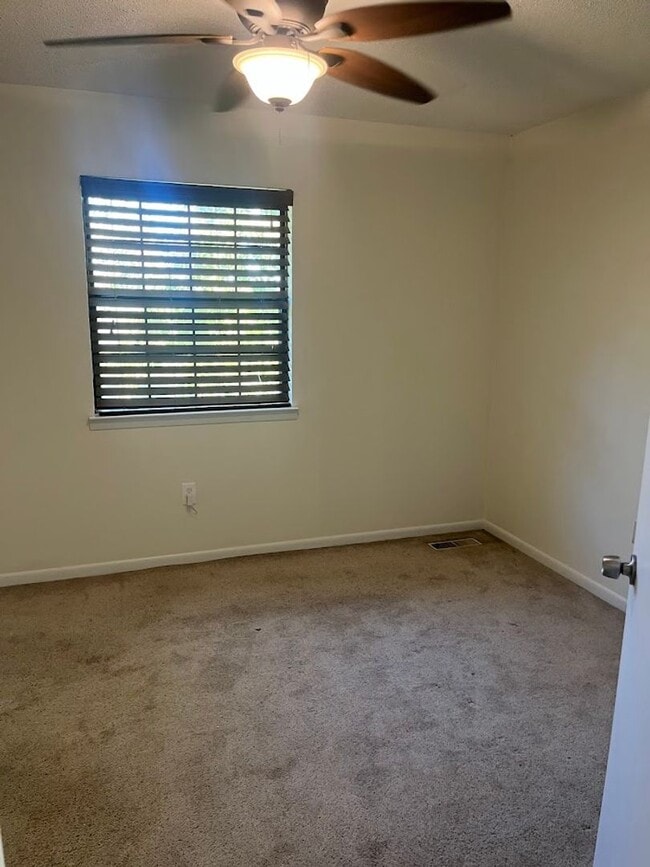 Building Photo - Available now. Beautiful 2 BR/1.5 BA Condo...