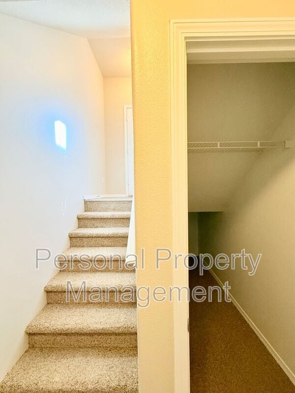 Building Photo - 16524 NE 19th St