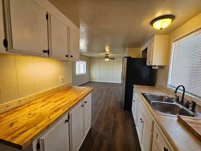 Building Photo - Fully Remodeled 3 bed/2 Bath single wide 1...