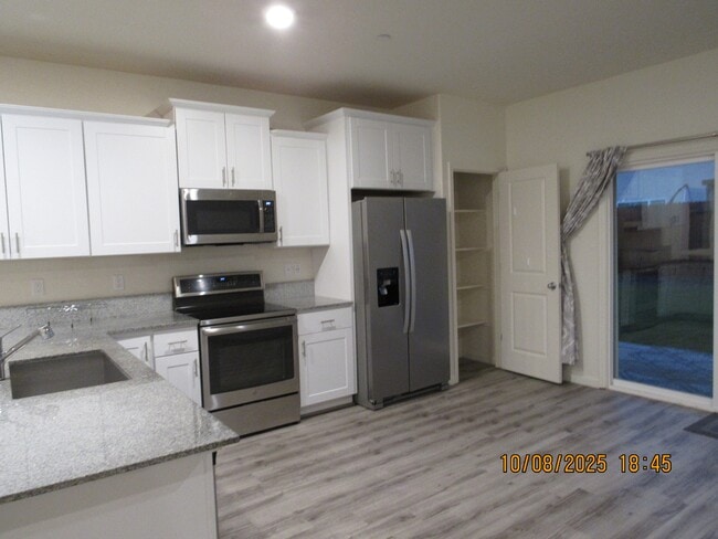 Building Photo - 14813 Trinchero Pl