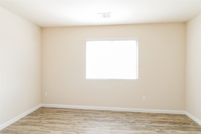 Building Photo - 5907 Sunrise Light Ln