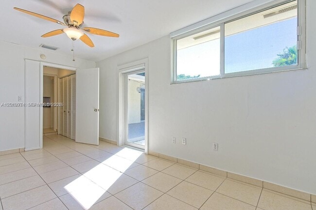 Building Photo - 5400 Orduna Dr