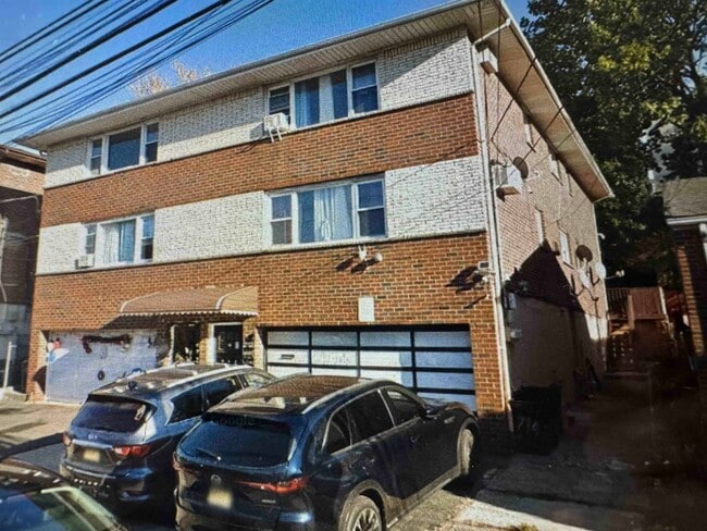 Primary Photo - 714 Liberty Ave