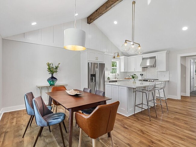 Building Photo - 5512 Vaught Dr