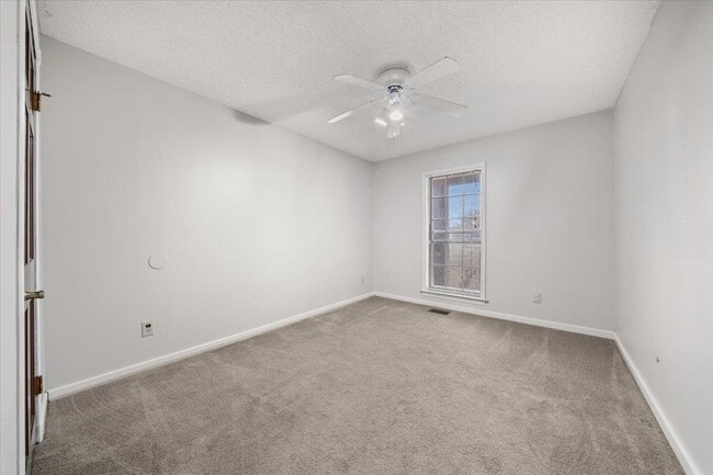 Building Photo - 10060 Rosemark Rd