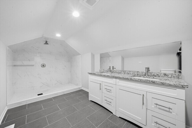 Building Photo - 7940 S Perry Ave