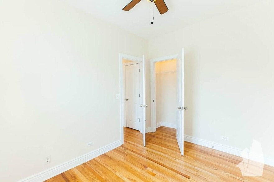 Building Photo - 1212 W Waveland Ave