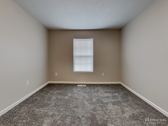 Building Photo - 2089 Shadow Fox Dr