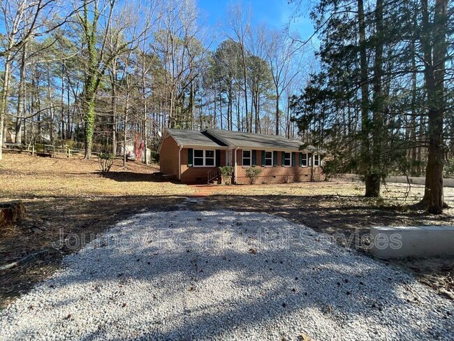 Building Photo - 811 Longleaf Dr