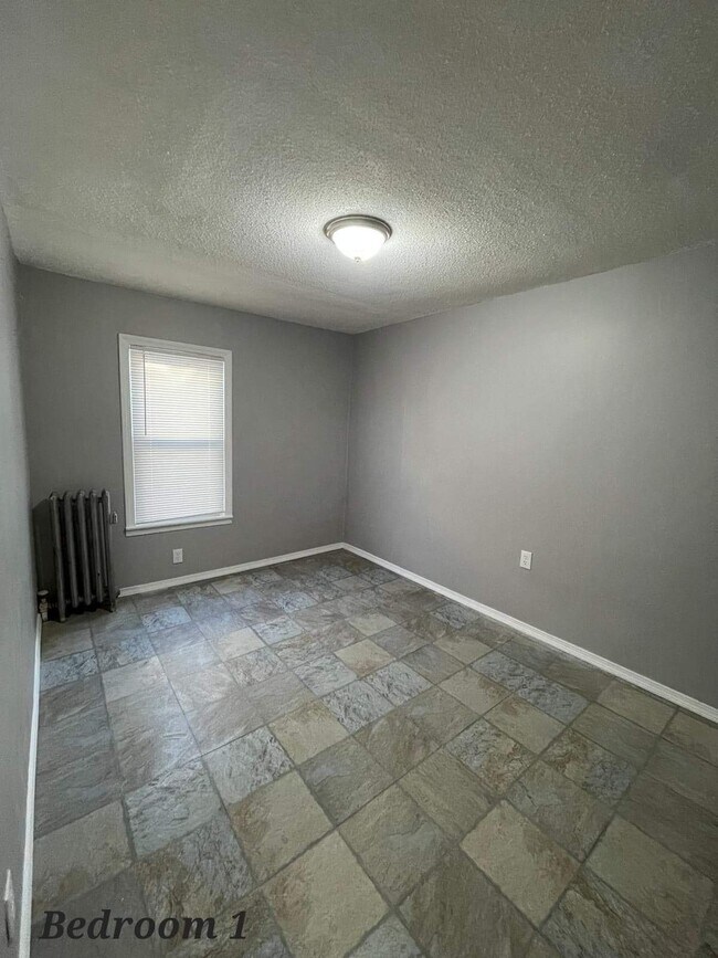 bedroom - 47 Algonquin Plz