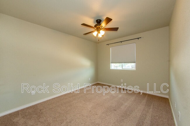 Building Photo - 1031 Old Town Ln