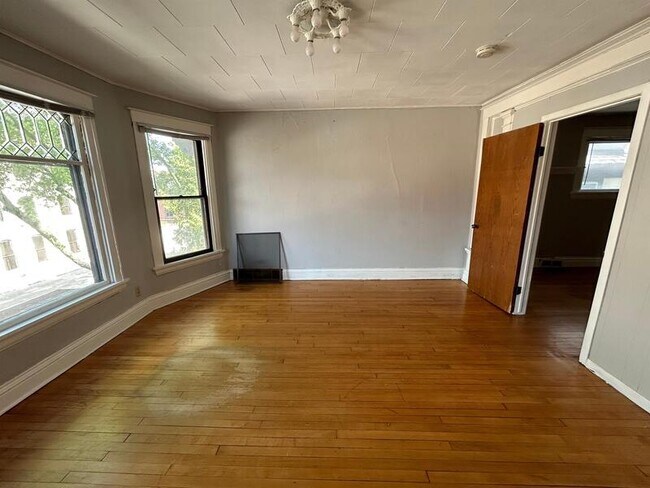 Building Photo - 110 S Blair St