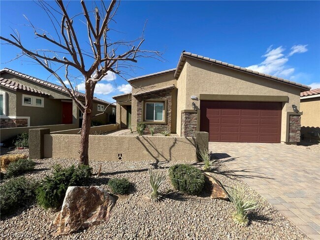 Building Photo - 2124 Del Aqua Ave