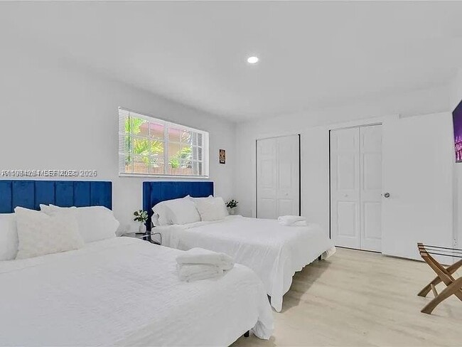 Building Photo - 1011 NW 23rd Ave