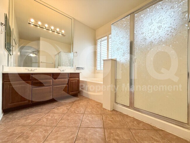 Building Photo - 16803 N 50th Way