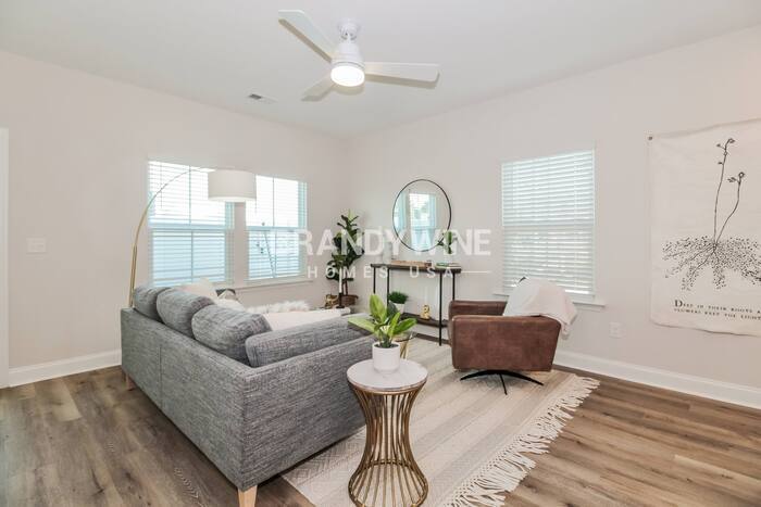 Building Photo - 1116 Wildflower Dr