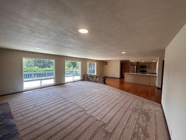 Building Photo - 2100 Hobert St