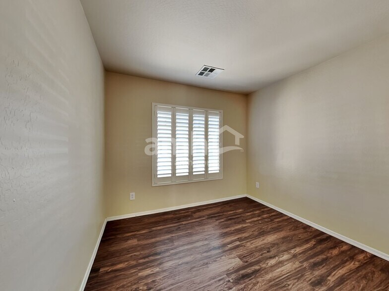 Building Photo - 16547 W Desert Bloom St