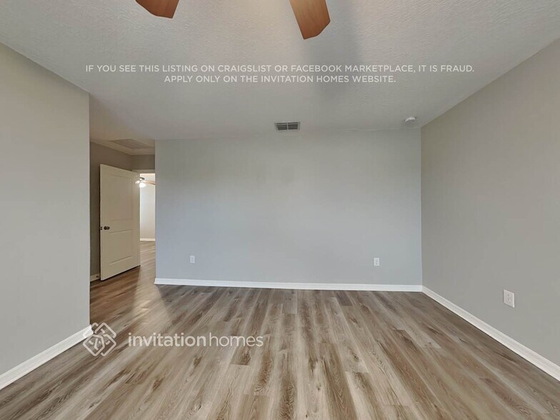 Building Photo - 10231 White Linen Ave