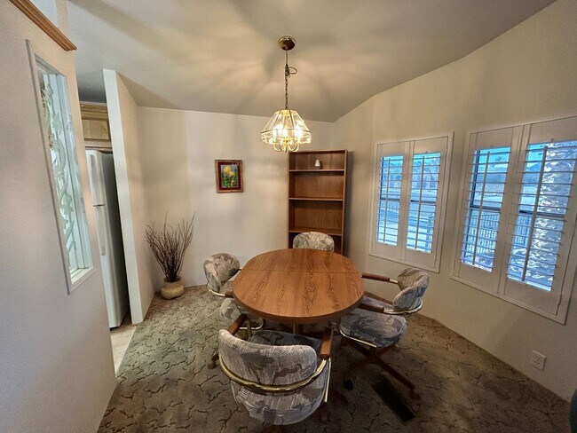 Building Photo - Charming 2-Bedroom 2-Bathroom Furnished Ma...