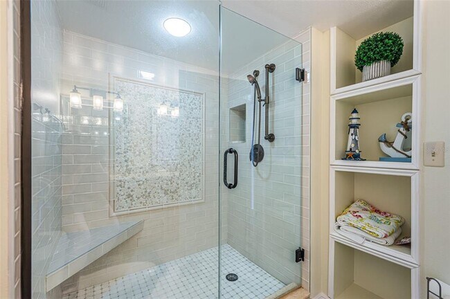 Building Photo - 6081 Bahia Del Mar Cir N