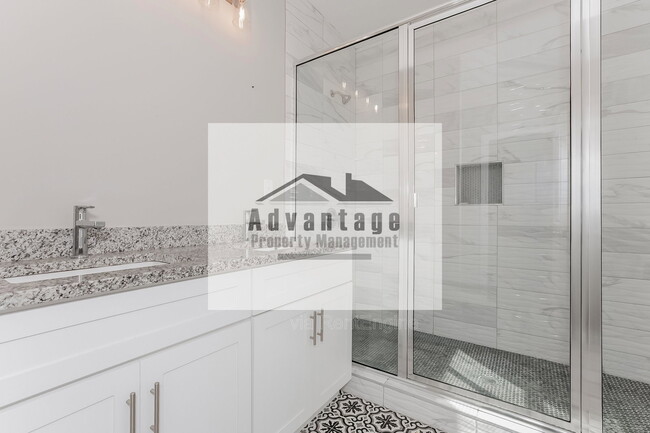 Building Photo - 1536 Montreat Ave SW