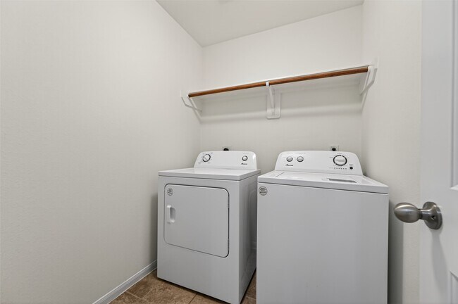 Building Photo - 9306 Claystone Ln