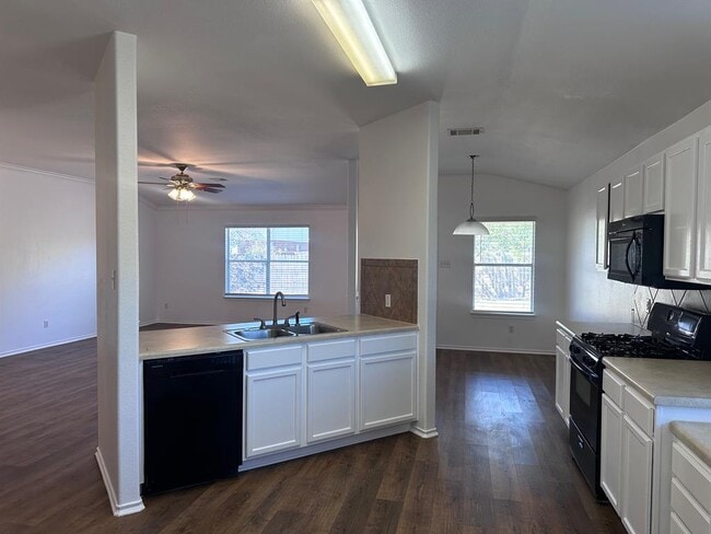 Building Photo - 12720 Waynespur Ln