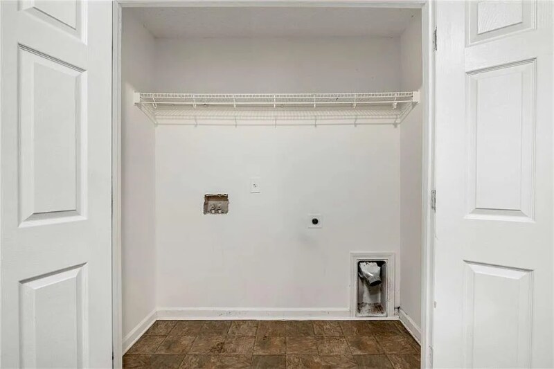 Building Photo - 598 Elle's Wy