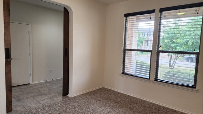Building Photo - 1109 Strickling Dr