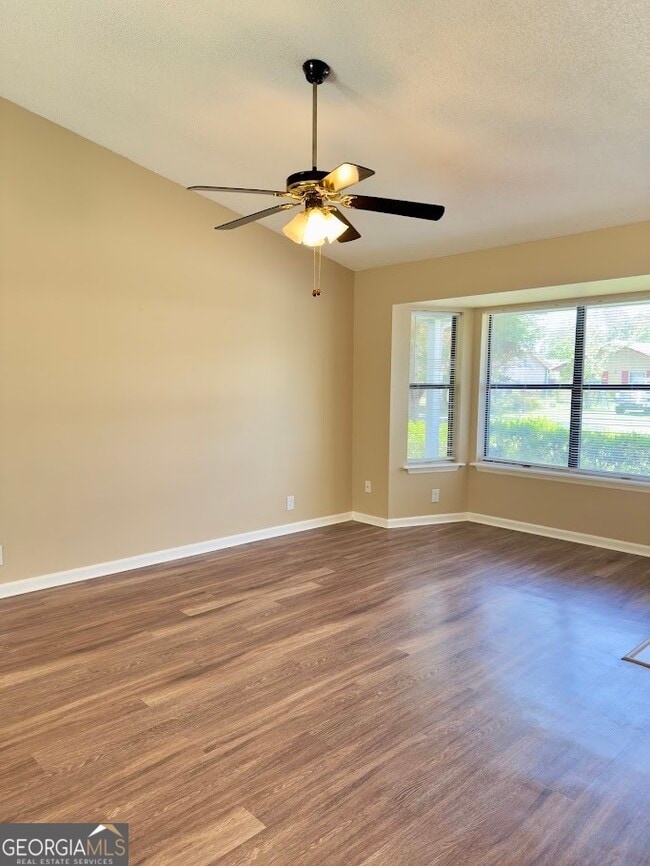 Building Photo - 114 Dogwood Cir