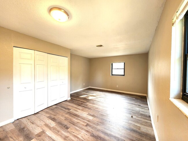 Building Photo - Fully Remodeled Home; New Flooring and Pai...