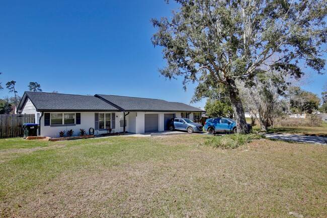 Building Photo - Scenic 2 bedrooms, 1 Bath Retreat in Apopka– Move-In Ready Rental