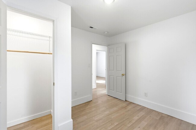 Building Photo - Updated 3-Bedroom Home with Modern Comforts Near Downtown Wilmington