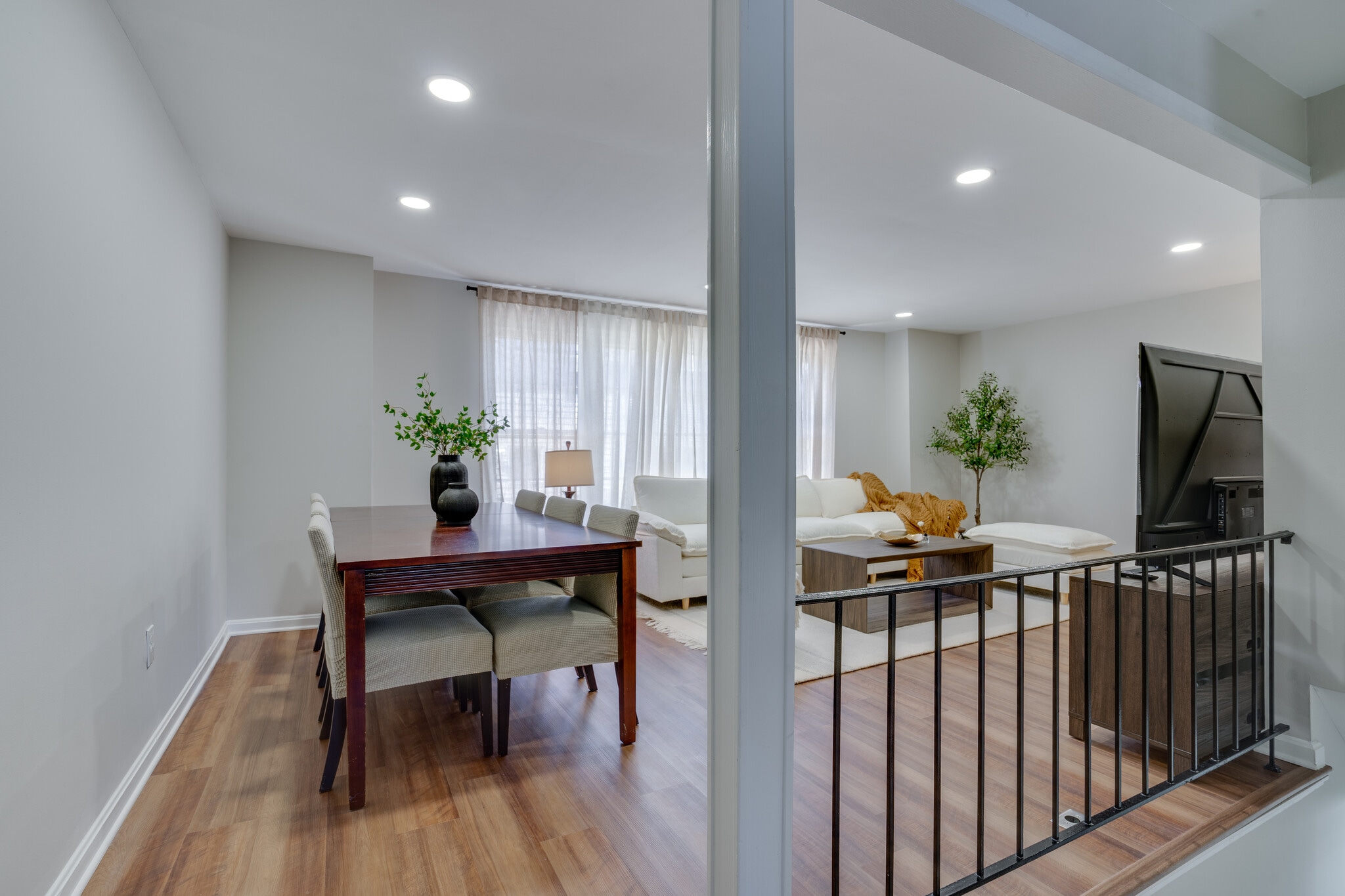 Dining Room - 8056 Central Park Dr