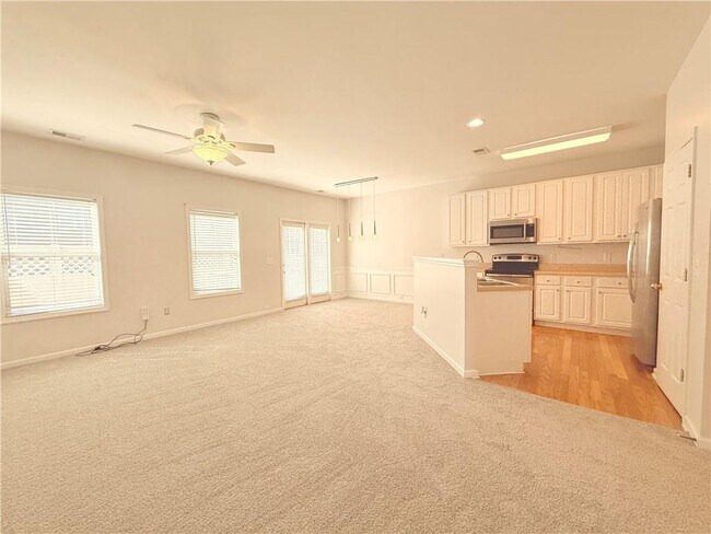 Building Photo - 1833 Willow Branch Ln