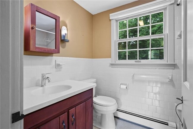 Building Photo - 6 Mary Ann Dr