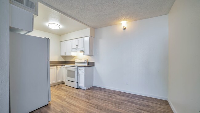 Building Photo - The Beverly II