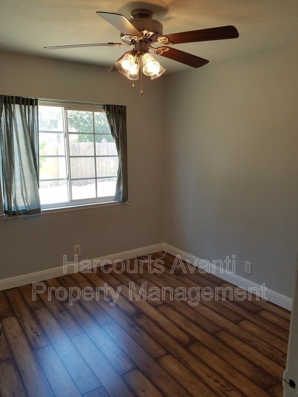 Building Photo - 8125 Los Sabalos St