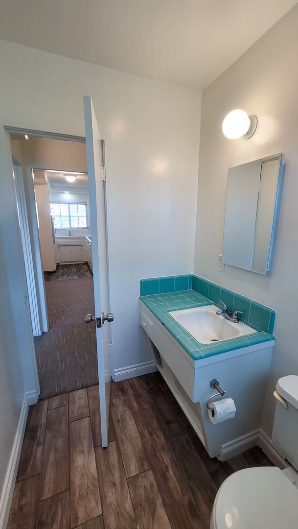 Building Photo - Upstairs Vacancy in West La Habra!