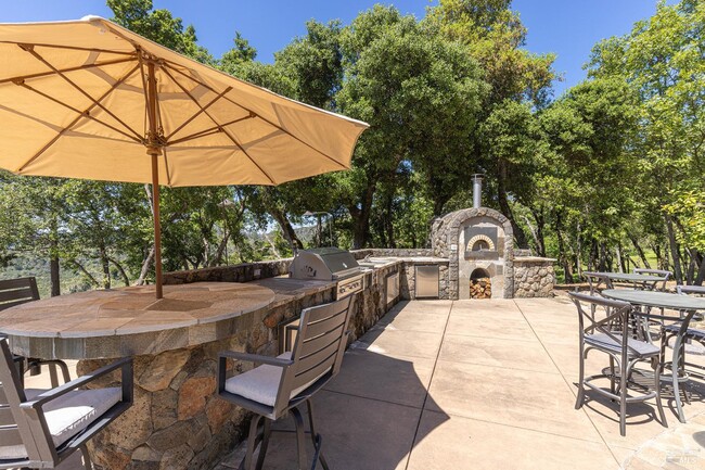 Building Photo - 865 Bell Canyon Rd