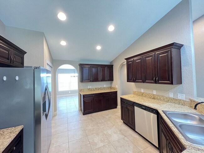 Building Photo - Beautiful 3 BD/2BA Home in Beautiful Ocklawaha!!!