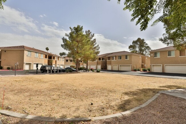 Building Photo - Stylish Mesa Condo with Modern Comforts & Prime Location