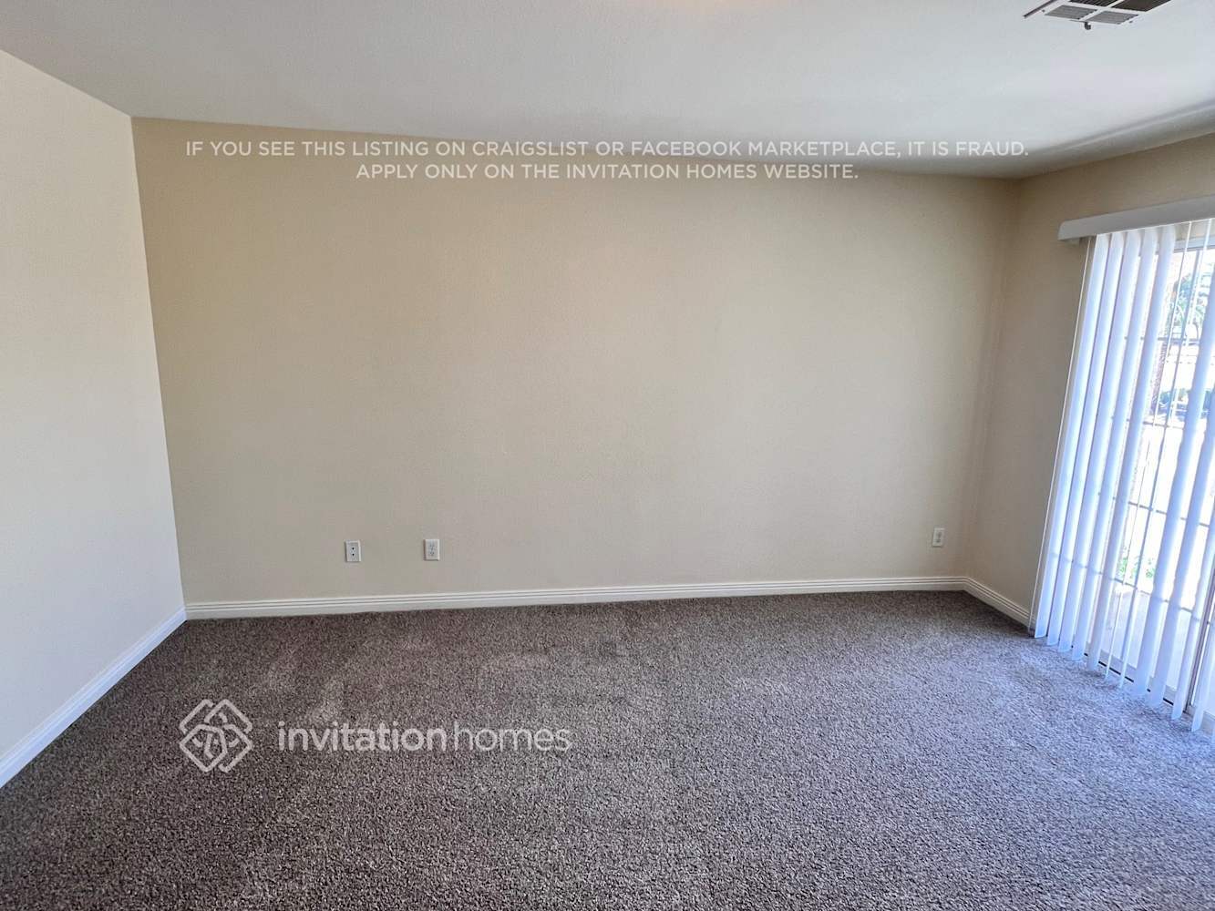 Building Photo - 280 Plaza Carmelina Ct