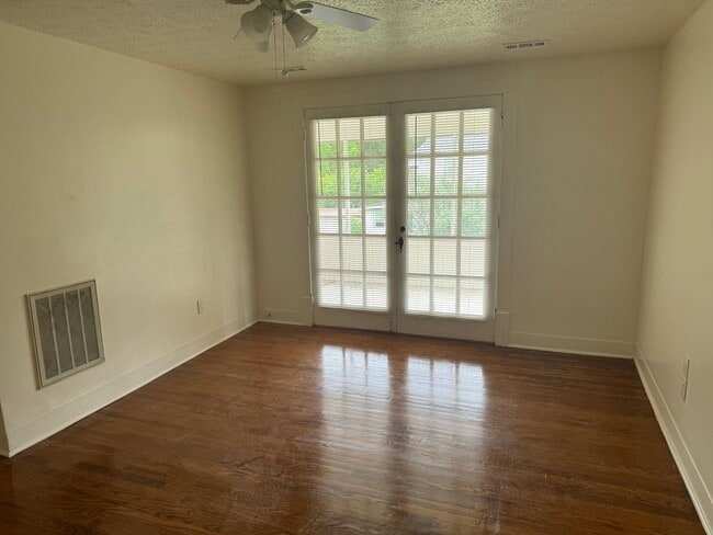 Building Photo - CHARMING 1 BEDROOM APT NEAR THE LOVELY MARYVILLE COLLEGE CAMPUS!!