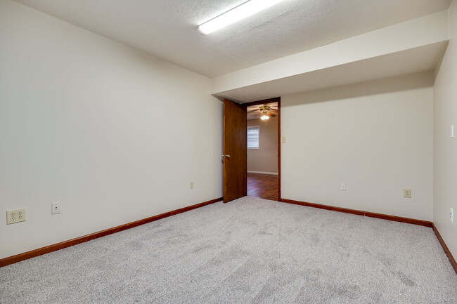 Building Photo - 4527 Williamsport Dr